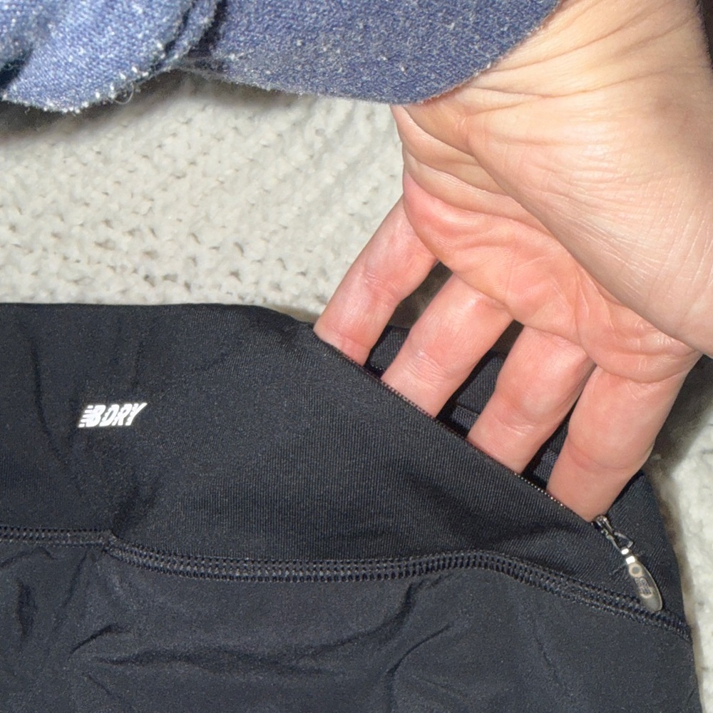 New Balance Black Performance Short Impact XS NWT Womens - Picture 6 of 6